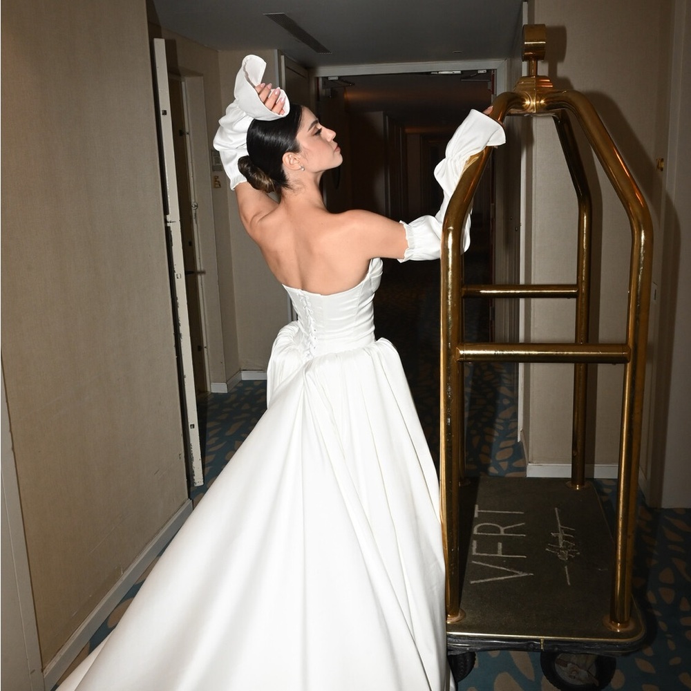 Elegant White Wedding Dress